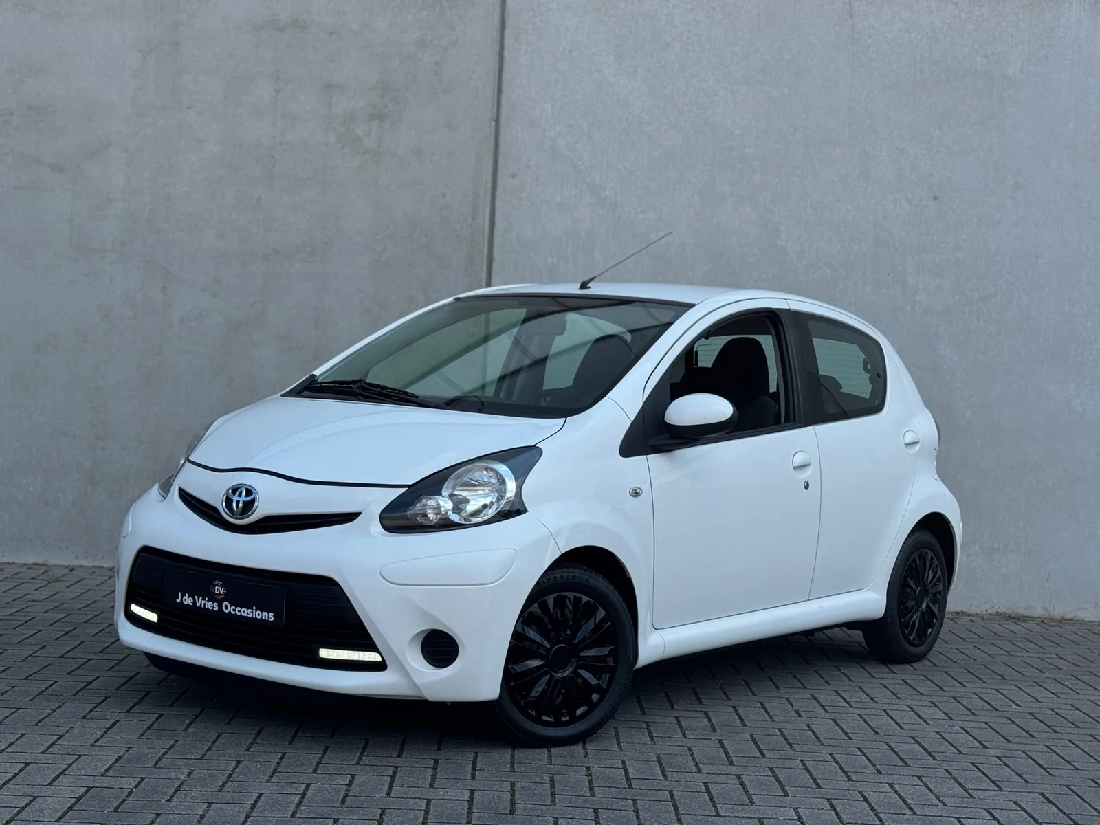 Toyota Aygo (2013) — foto 1