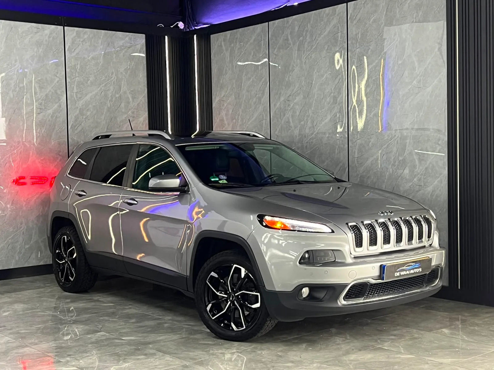 Jeep Cherokee (2014) — foto 1
