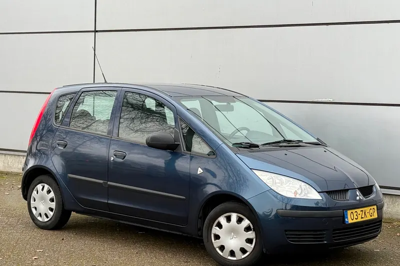 Mitsubishi Colt (2008)