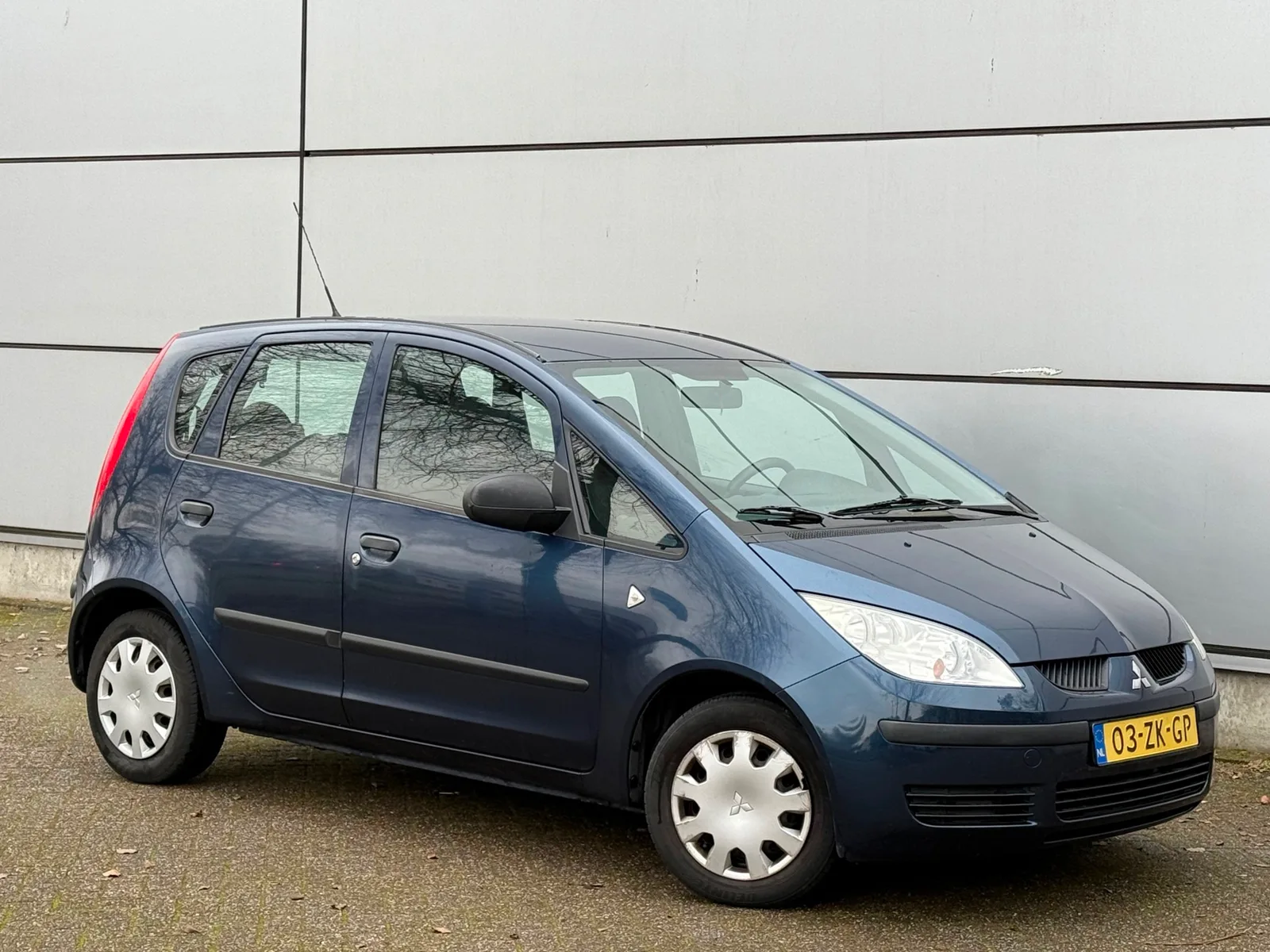 Mitsubishi Colt (2008) — foto 1