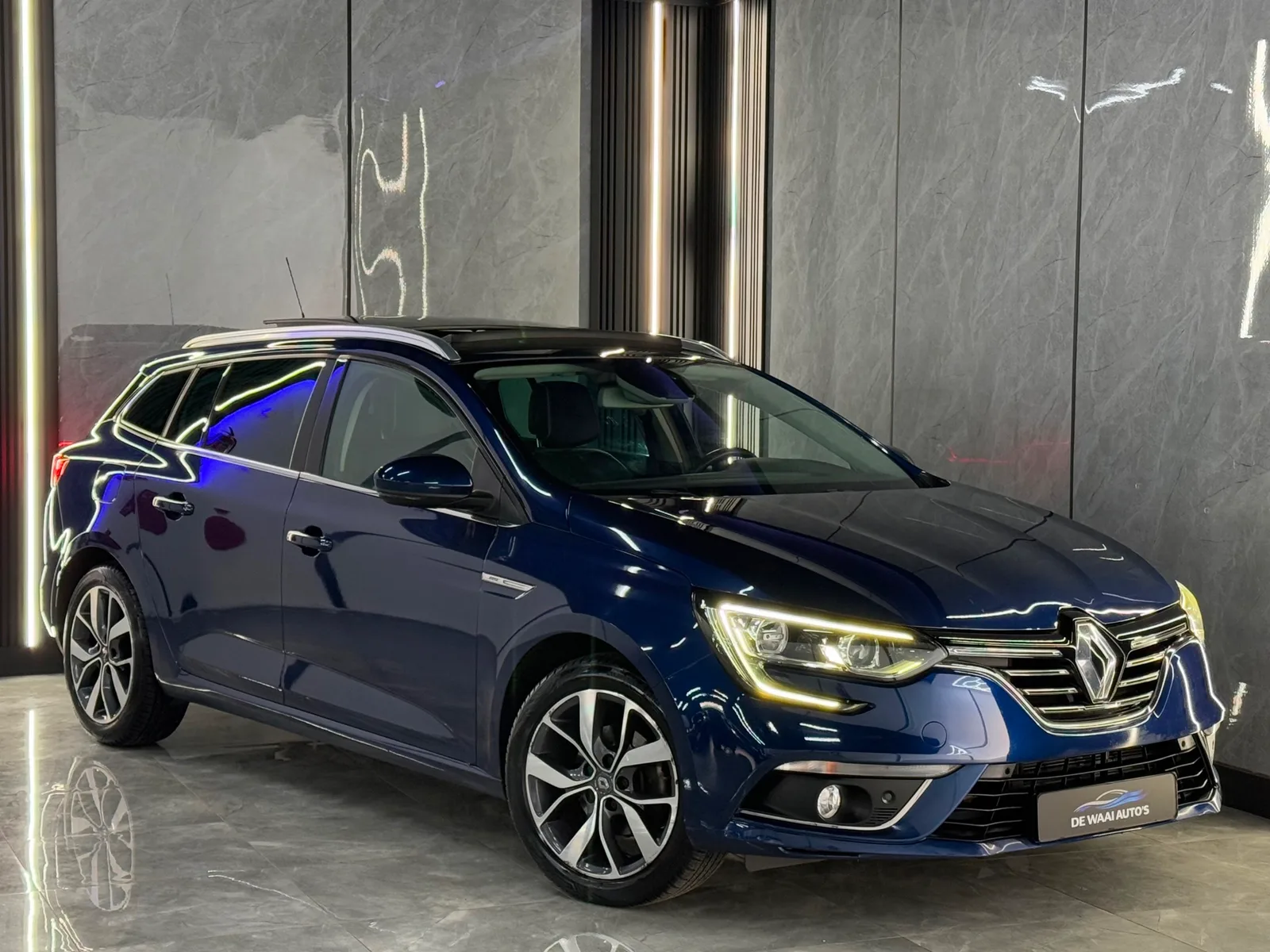 Renault Mégane (2017) — foto 1