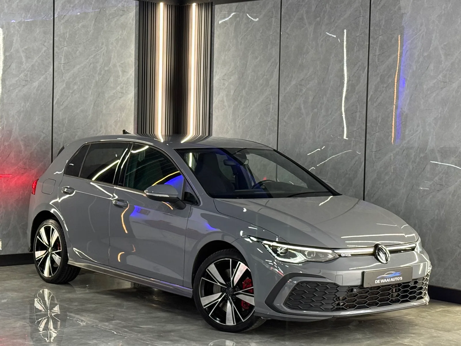 Volkswagen Golf (2020) — foto 1