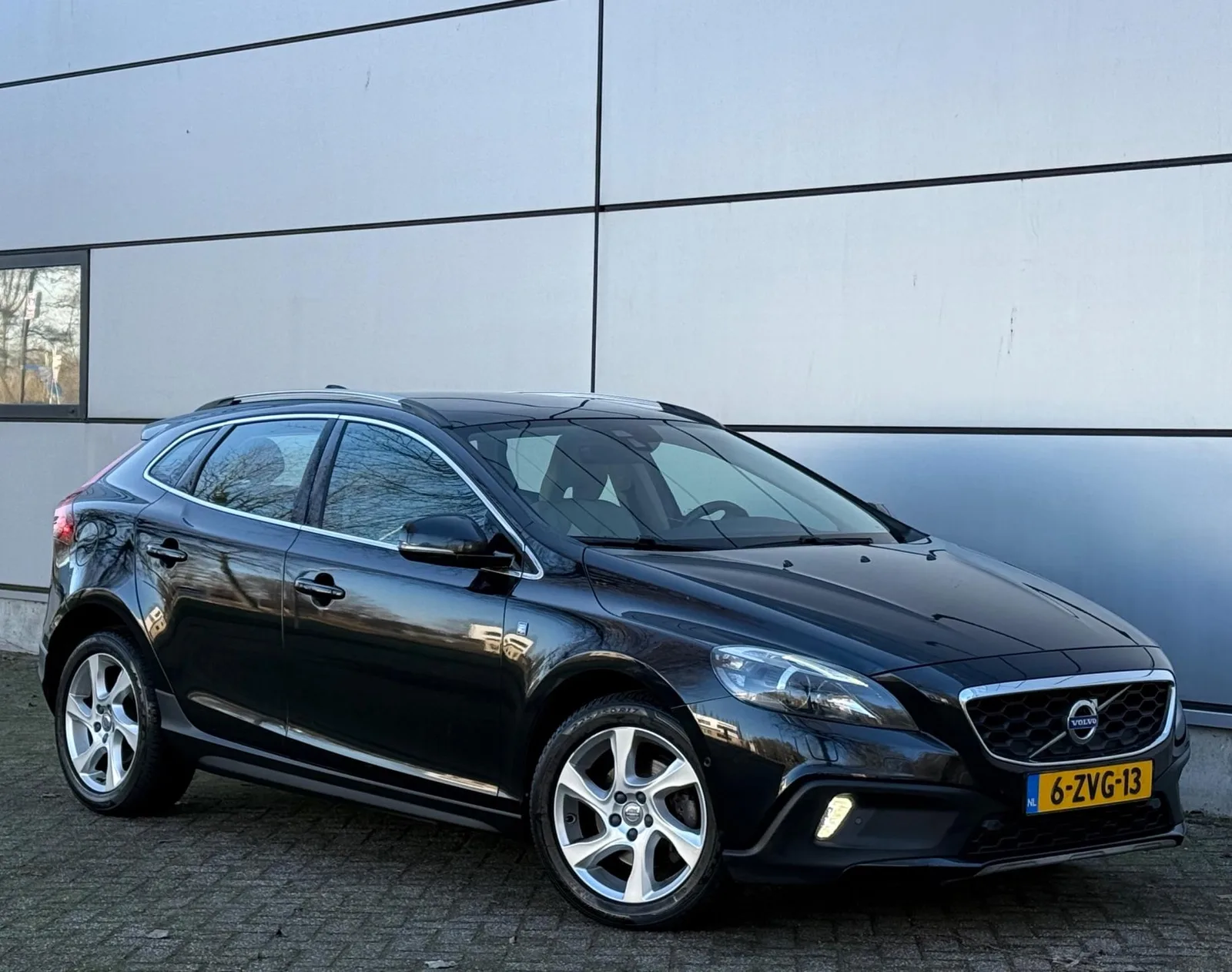 Volvo V40 (2015) — foto 1