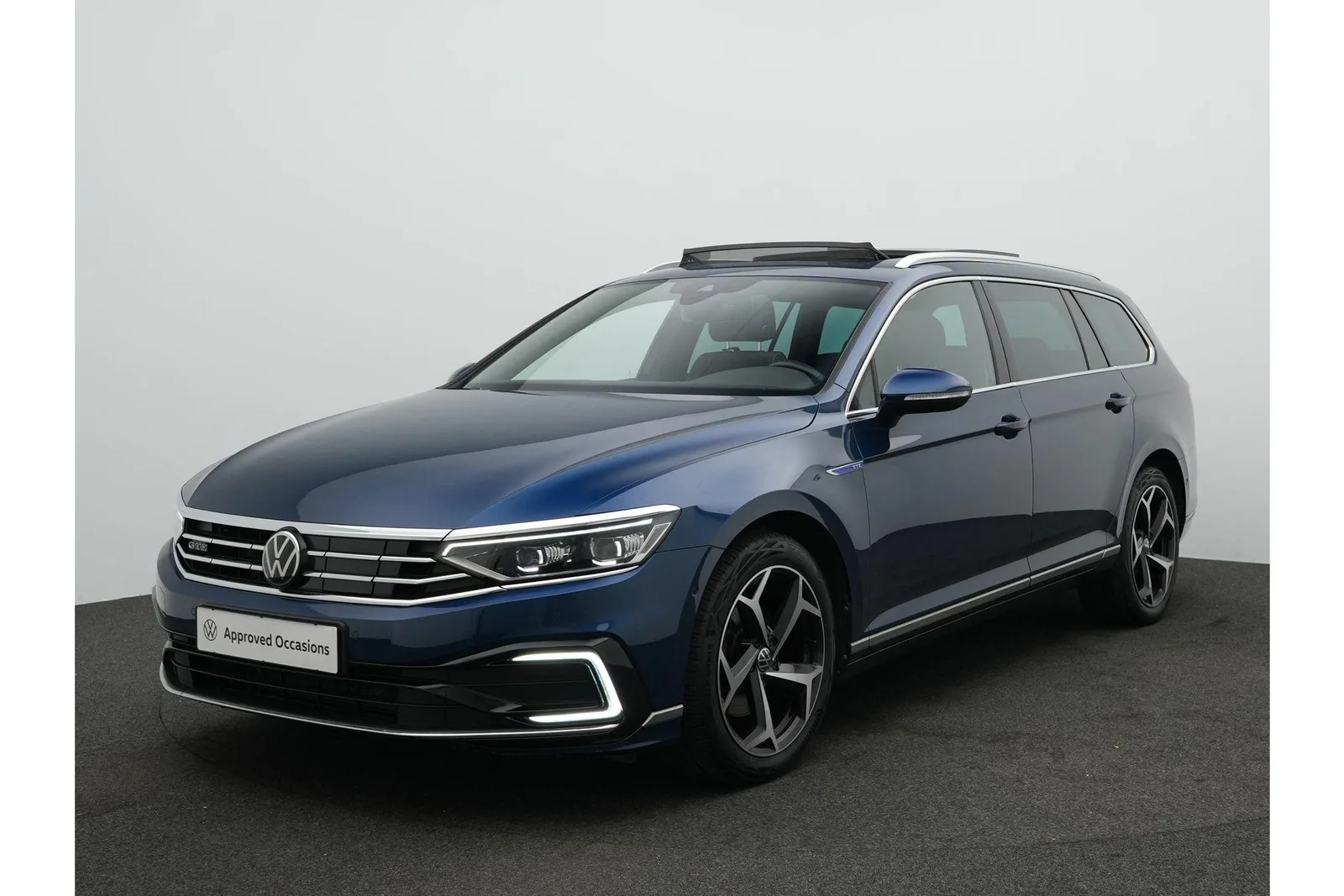Volkswagen Passat (2022) — foto 1