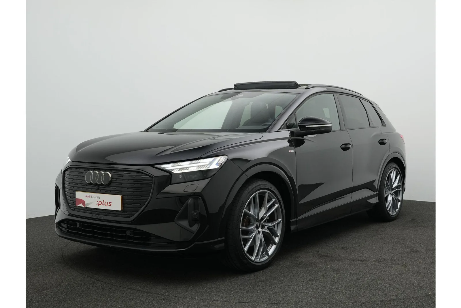 Audi Q4 e-tron (2021) — foto 1