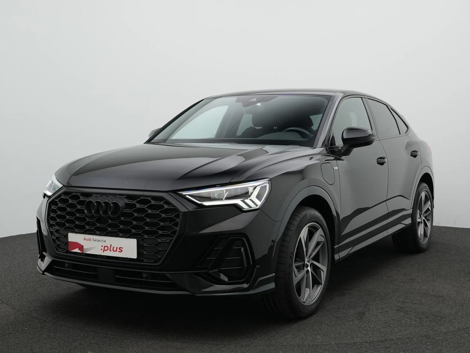 Audi Q3 Sportback (2024) — foto 1