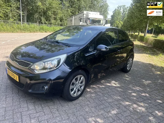 Kia Rio (2012) — foto 1