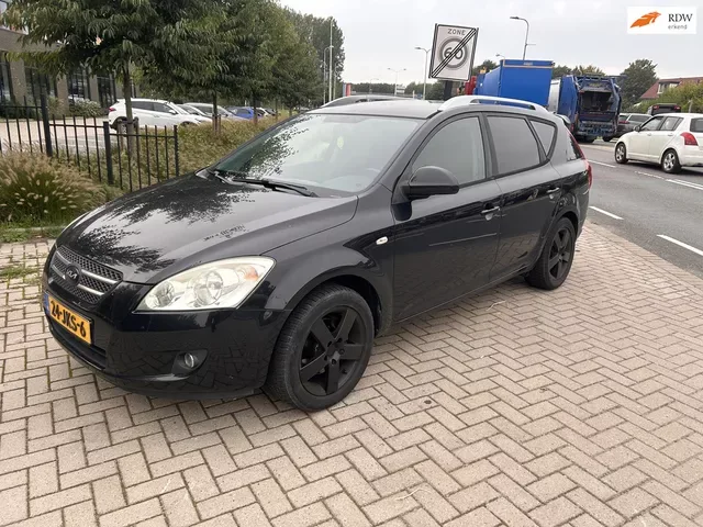 Kia Ceed (2009) — foto 1