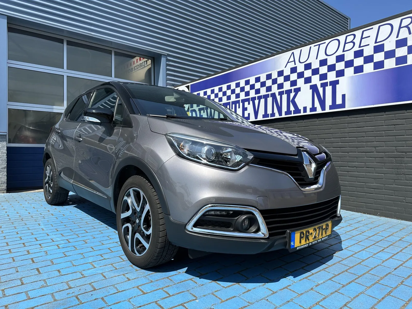 Renault Captur (2016) — foto 1