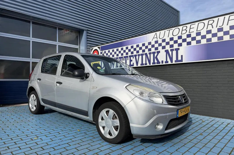 Dacia Sandero (2008)