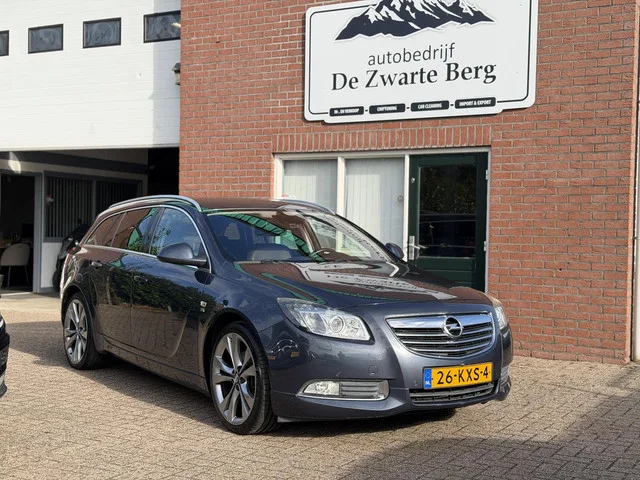 Opel Insignia (2010) — foto 1