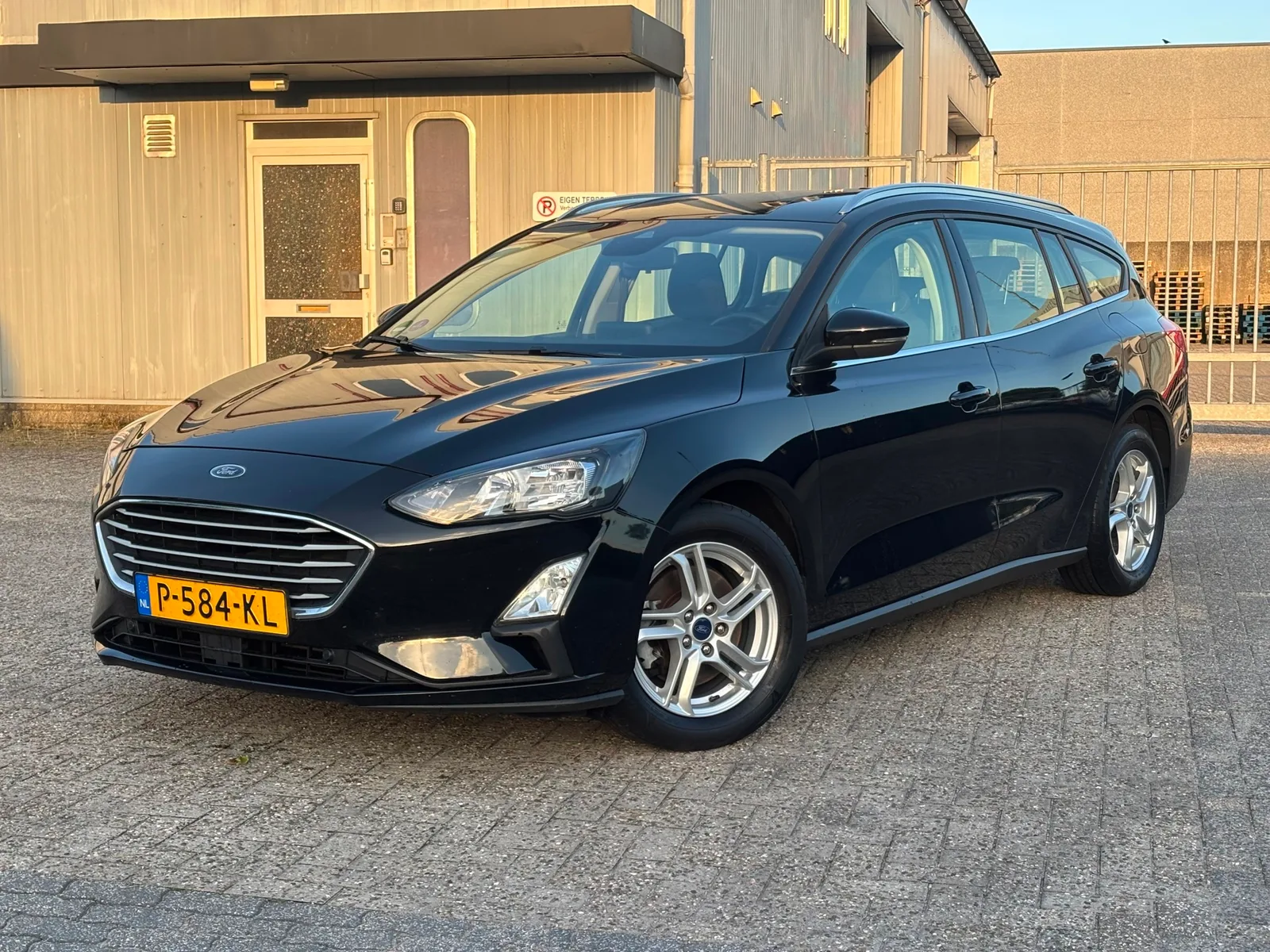 Ford Focus (2022) — foto 1