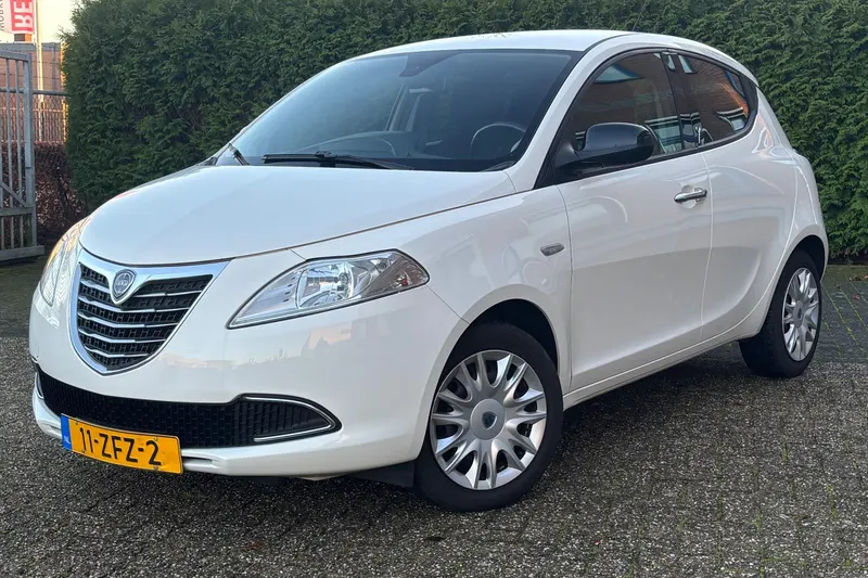 Lancia Ypsilon (2012)