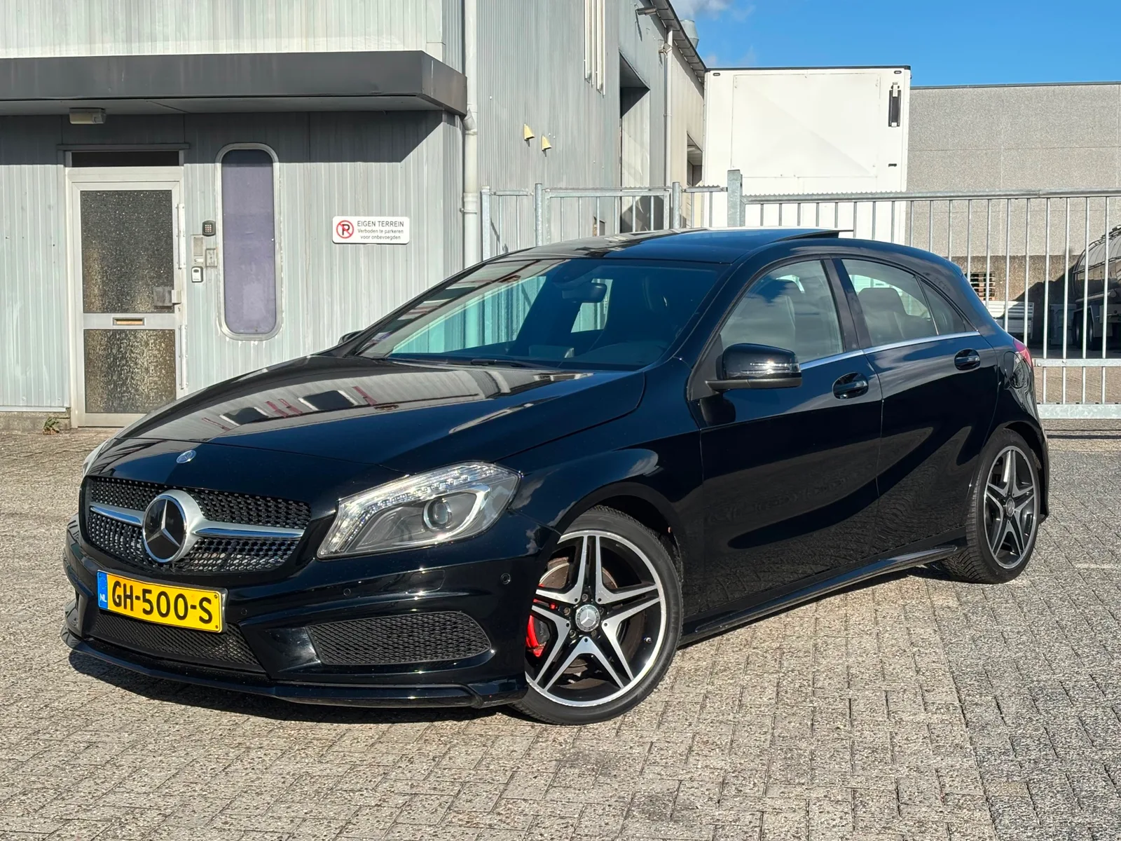 Mercedes-Benz A-Klasse (2015) — foto 1