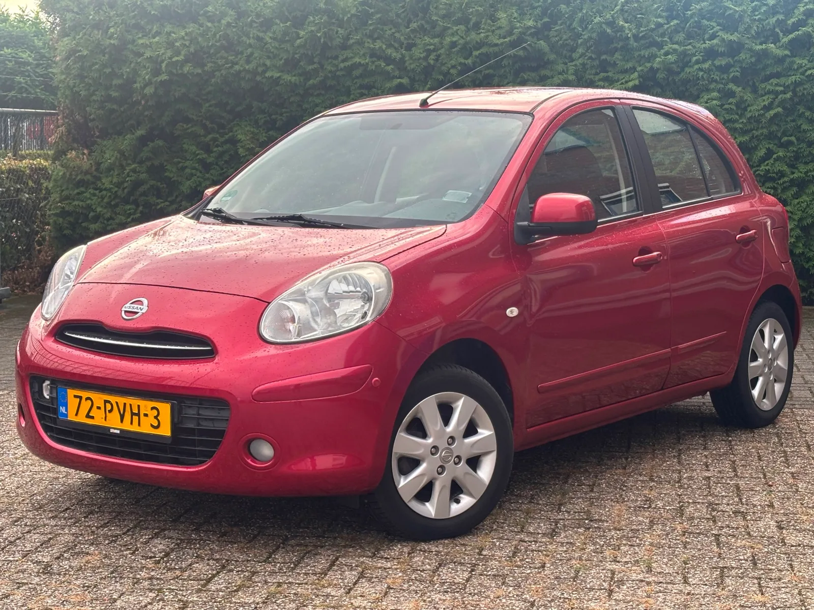 Nissan Micra (2011) — foto 1