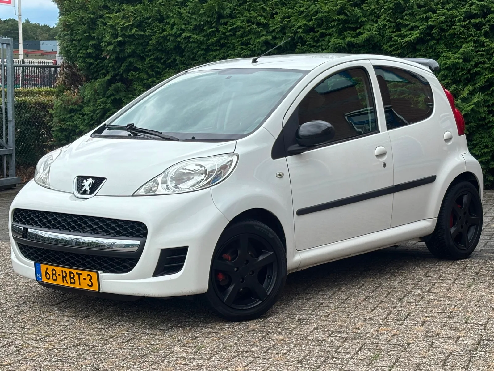 Peugeot 107 (2011) — foto 1