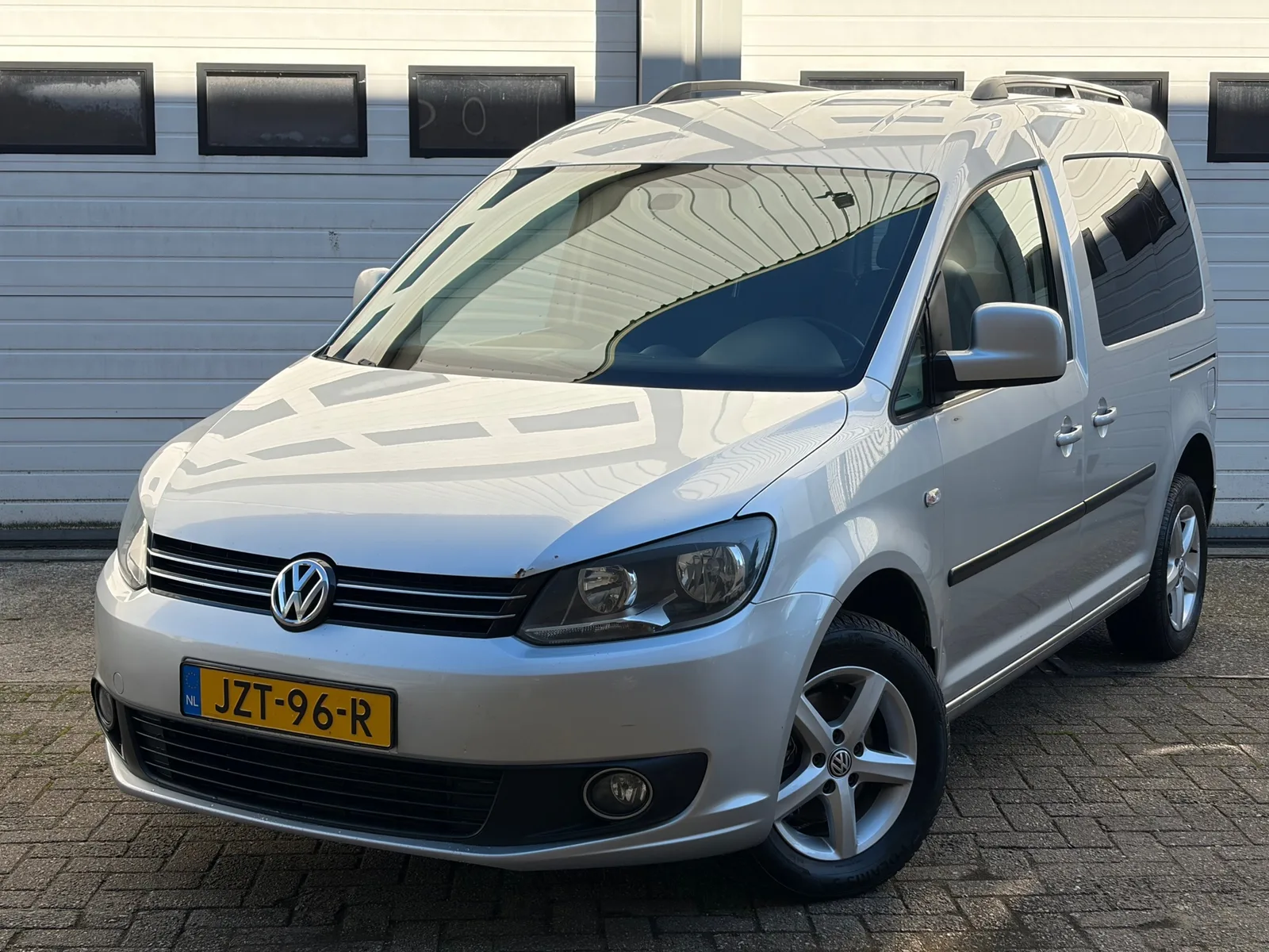 Volkswagen Caddy (2012) — foto 1