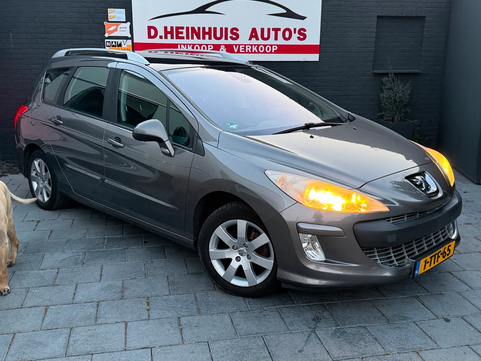 Peugeot 308 (2008) — foto 1