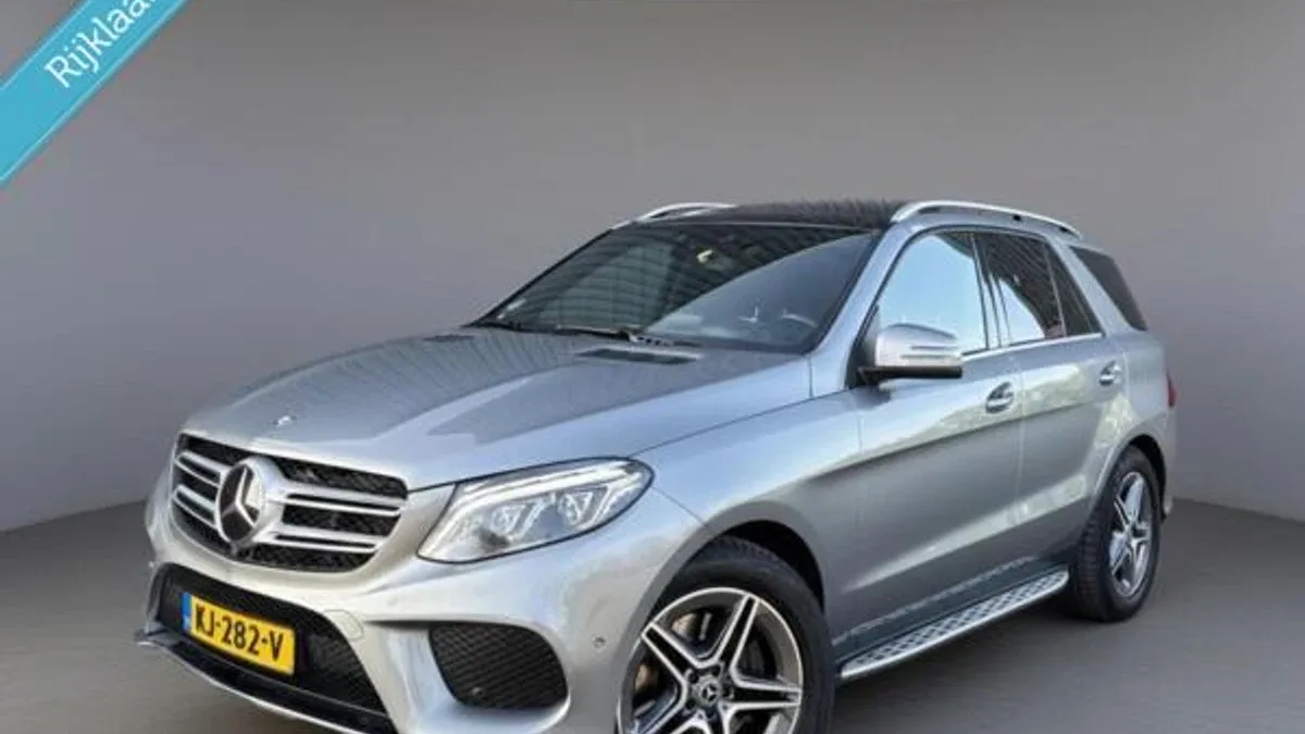 Mercedes-Benz GLE (2016) — foto 1