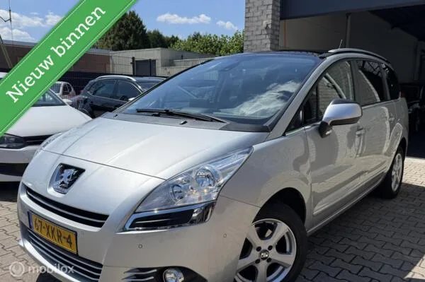 Peugeot 5008 (2012) — foto 1