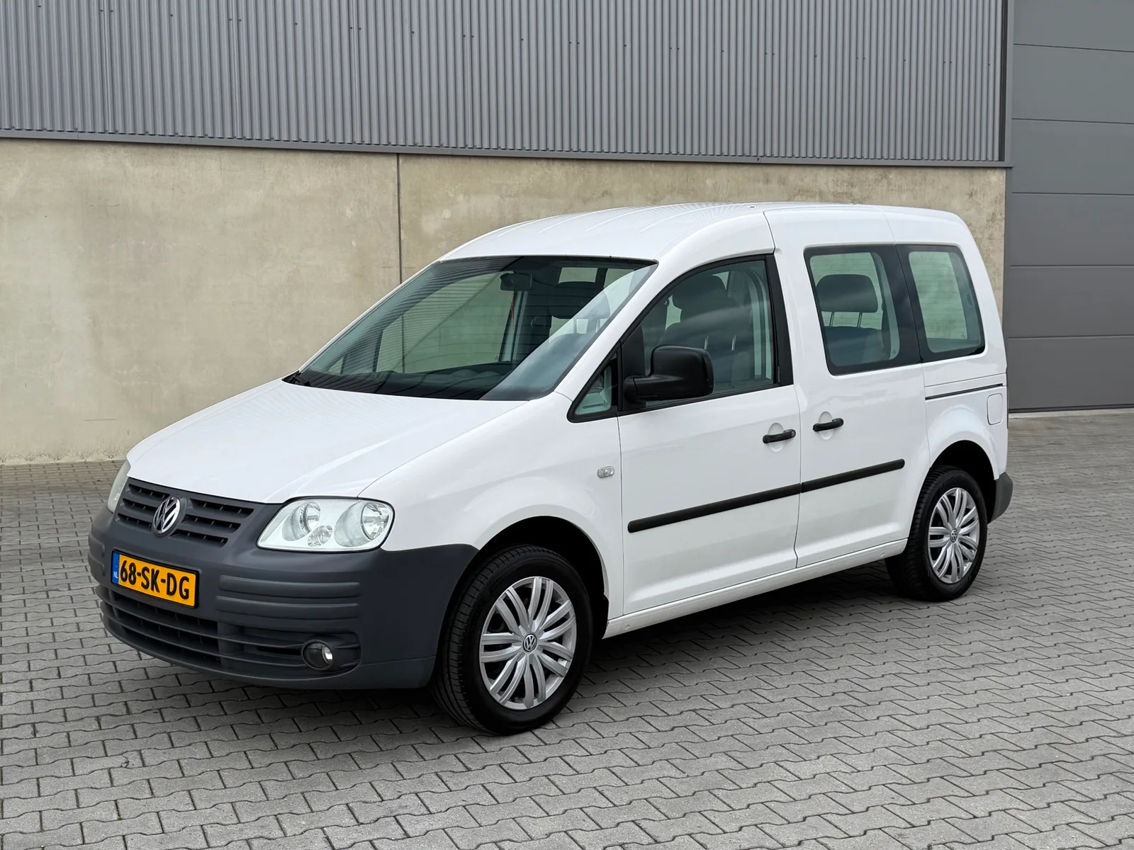 Volkswagen Caddy (2006) — foto 1