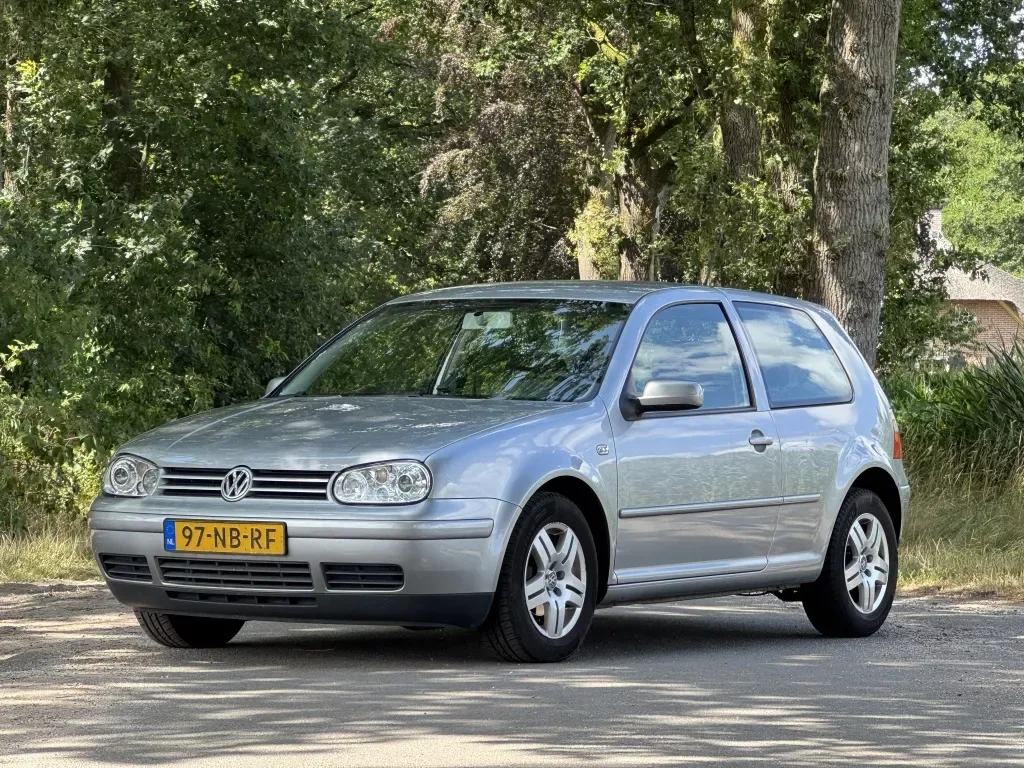Volkswagen Golf (2003) — foto 1