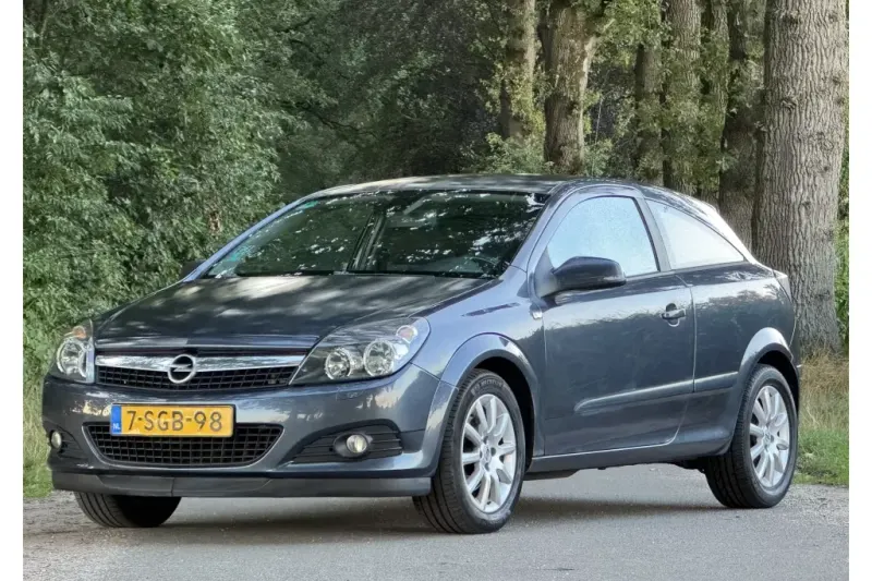 Opel Astra (2008)