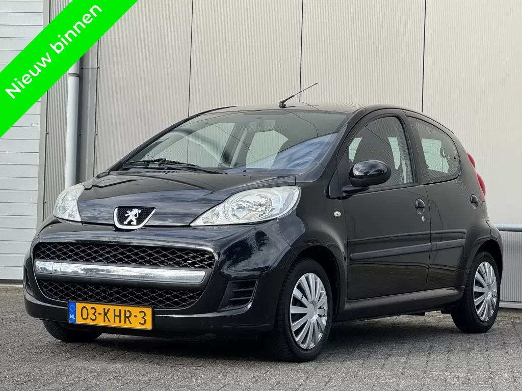 Peugeot 107 (2009) — foto 1