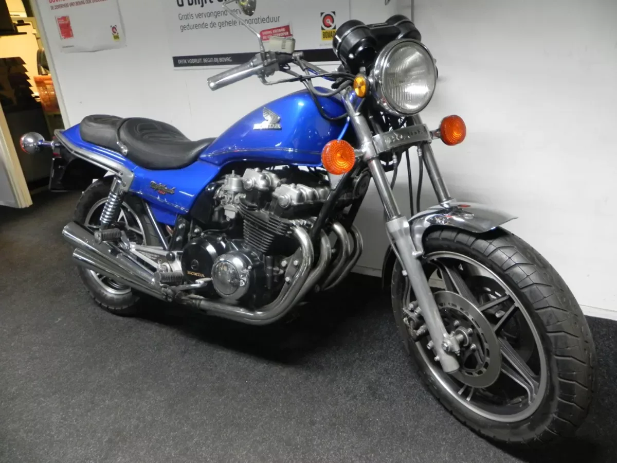 Honda CB 750 Nighthawk (1982) — foto 1