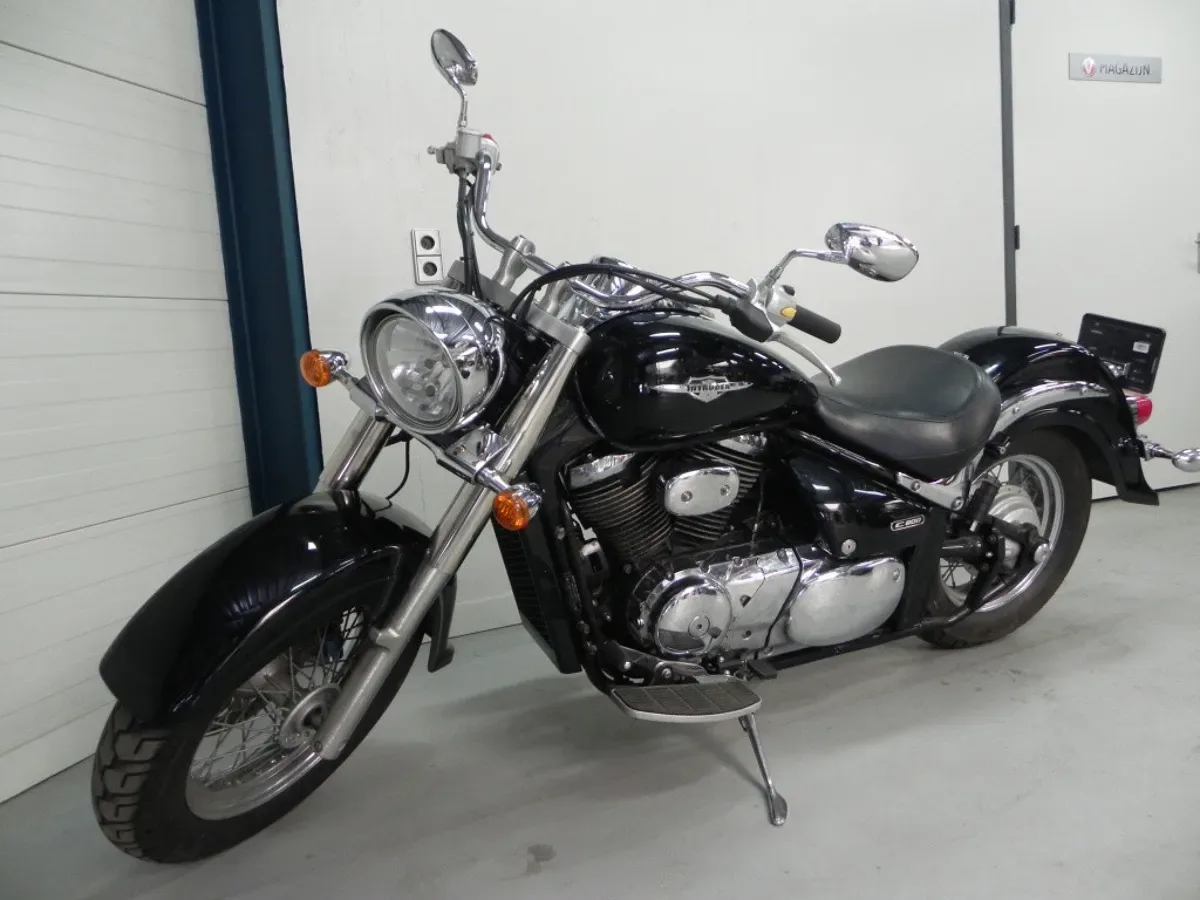 Suzuki VL 800 Volusia (2008) — foto 1