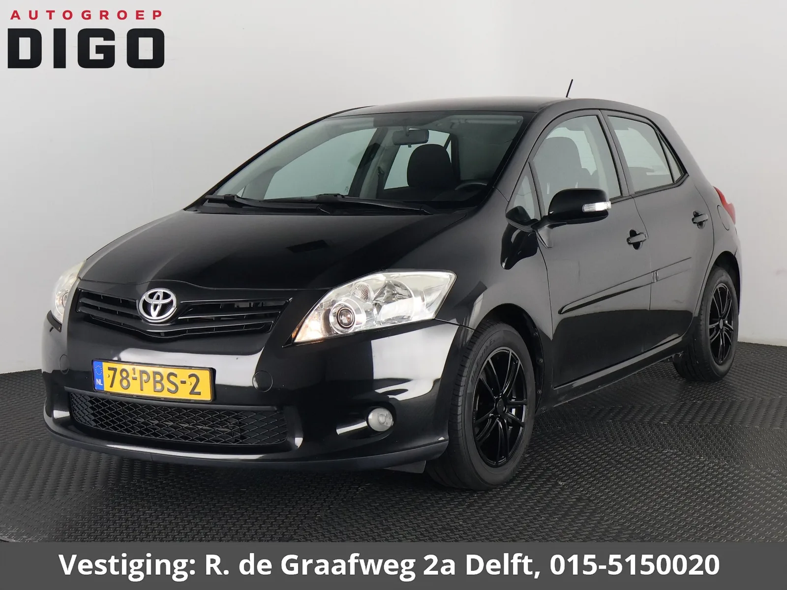 Toyota Auris (2011) — foto 1
