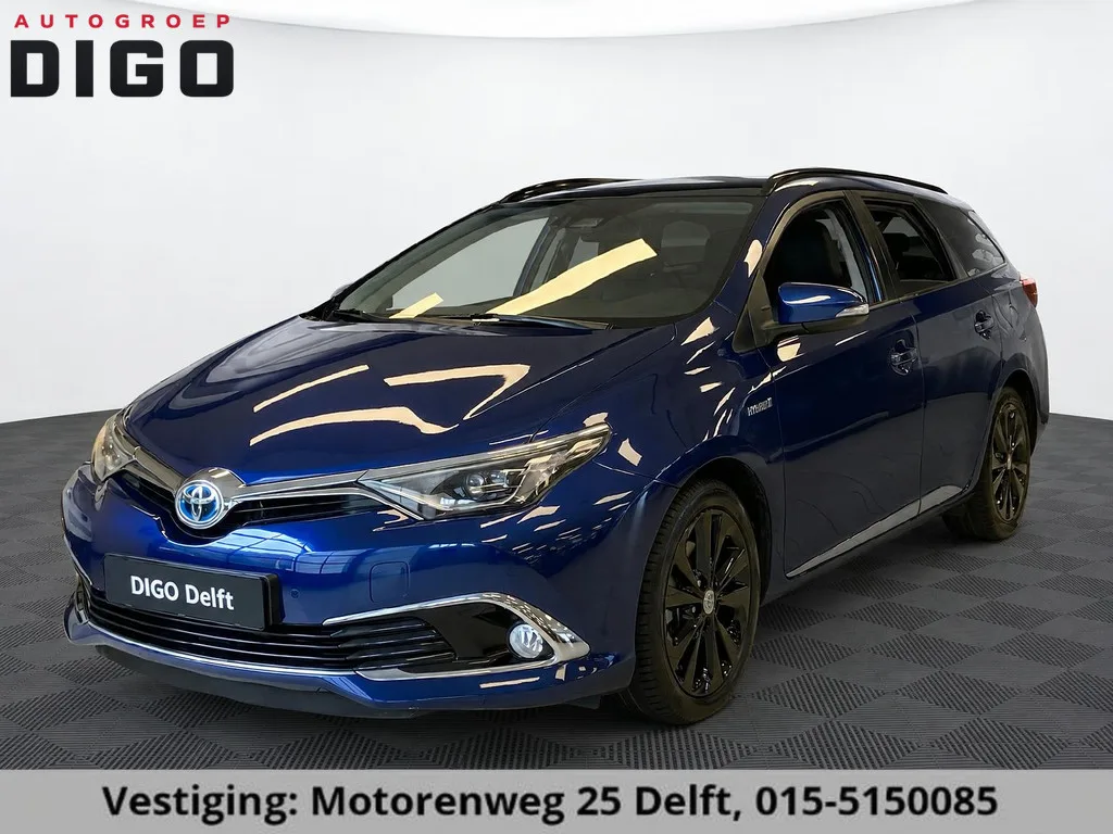 Toyota Auris (2017) — foto 1