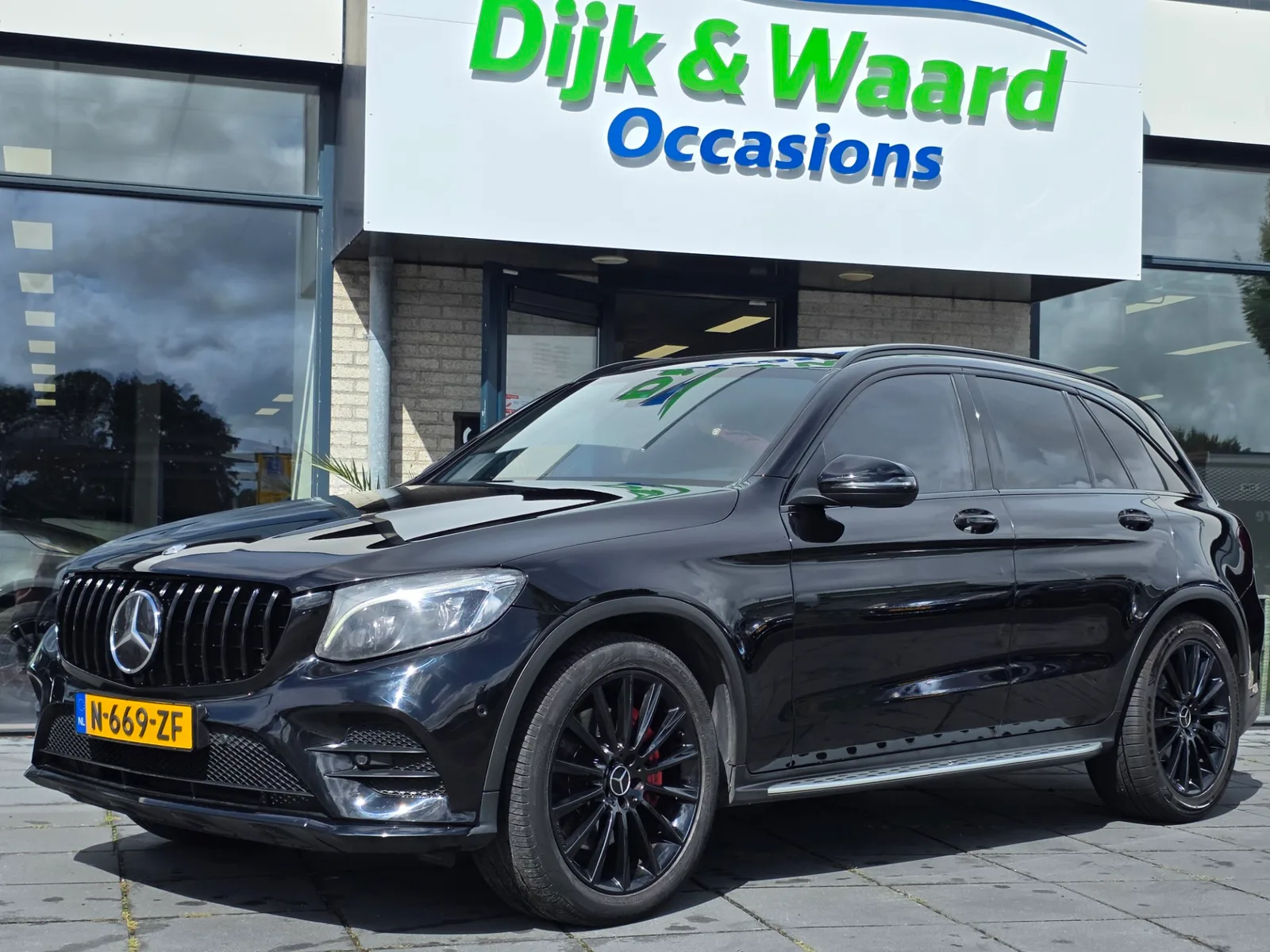 Mercedes-Benz GLC-Klasse (2016) — foto 1