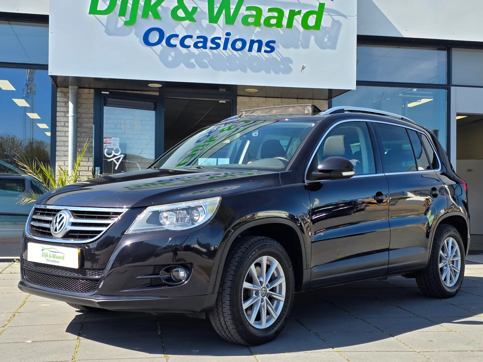 Volkswagen Tiguan (2009) — foto 1
