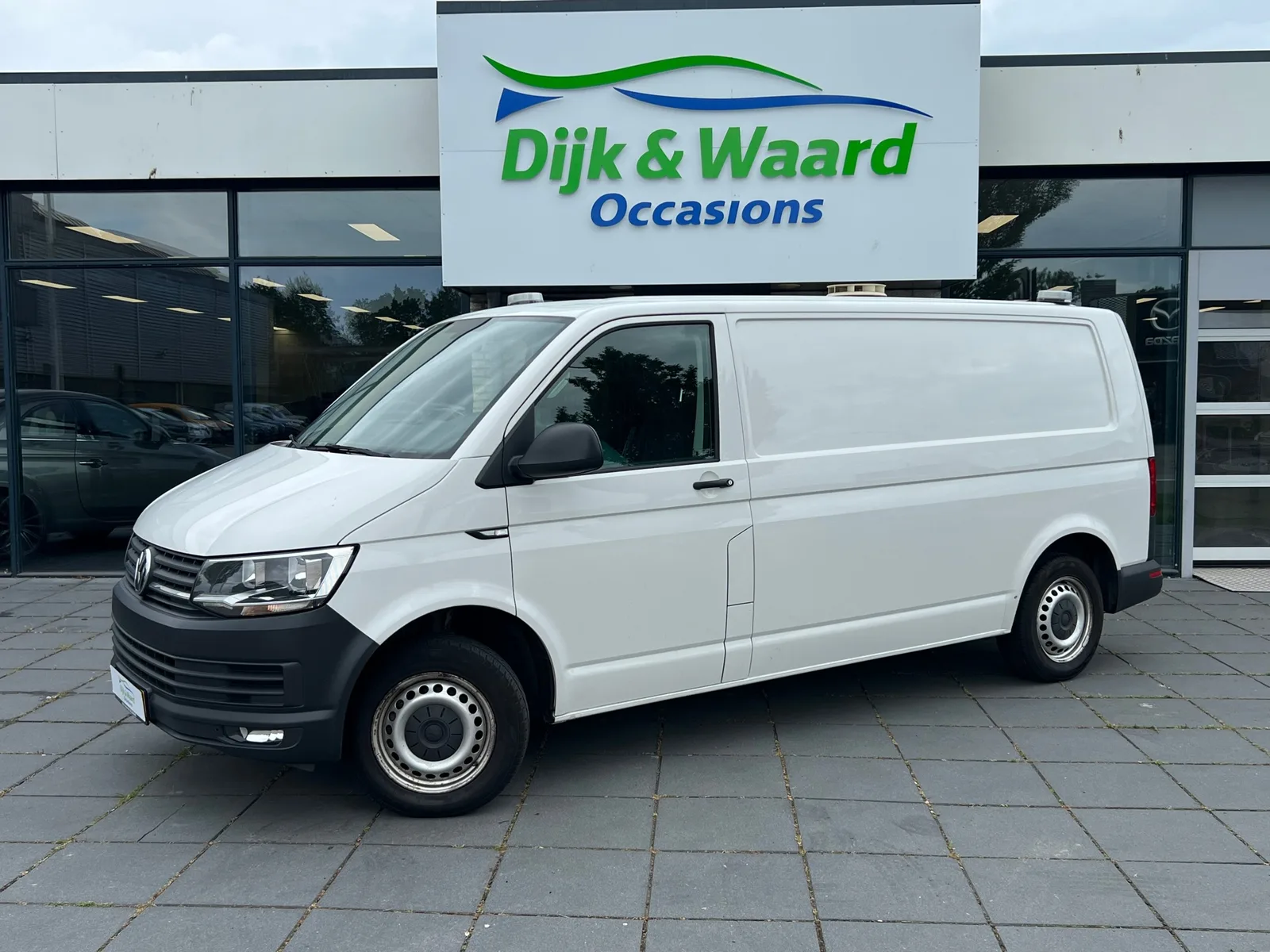 Volkswagen Transporter (2017) — foto 1