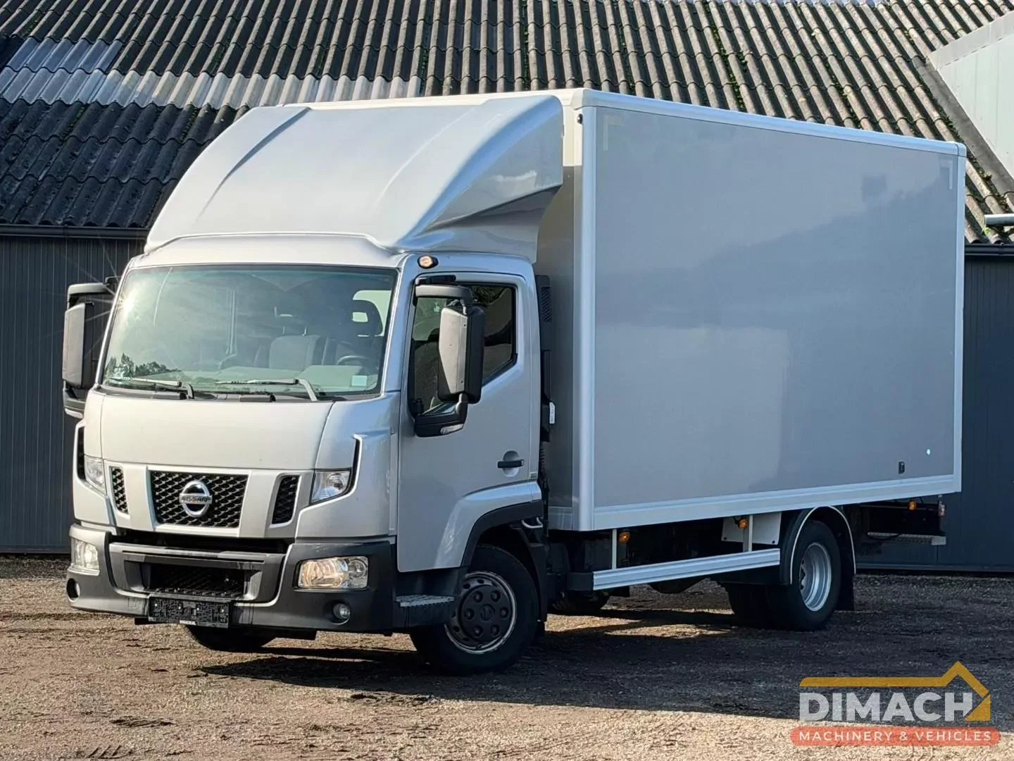 Nissan NT500 (2015) — foto 1