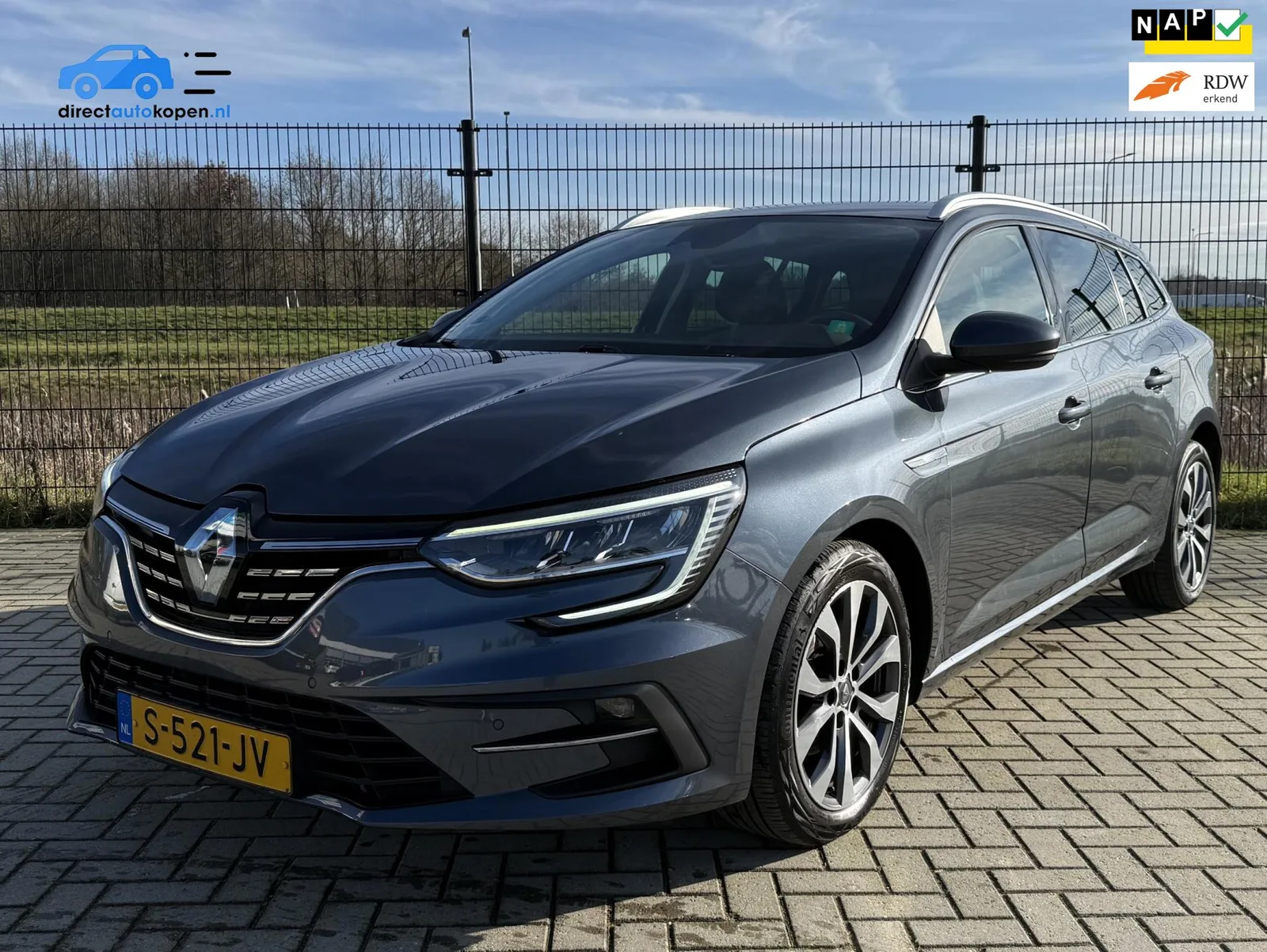 Renault Mégane (2023) — foto 1