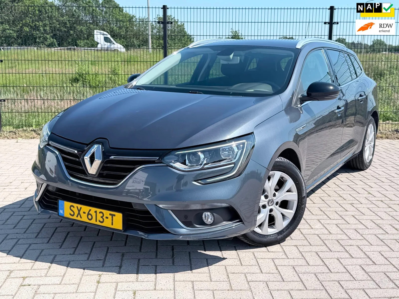 Renault Mégane (2018) — foto 1