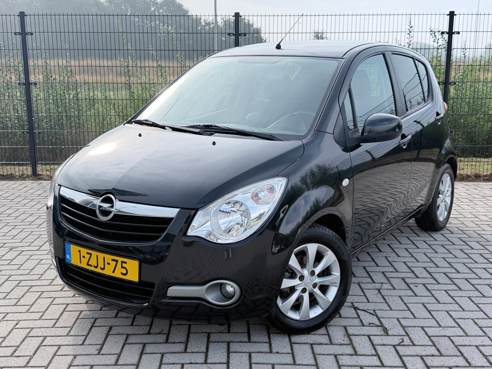 Opel Agila (2015) — foto 1