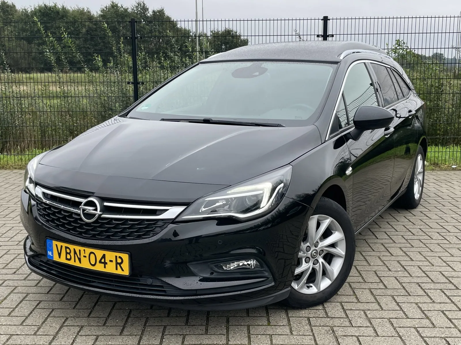 Opel Astra (2019) — foto 1