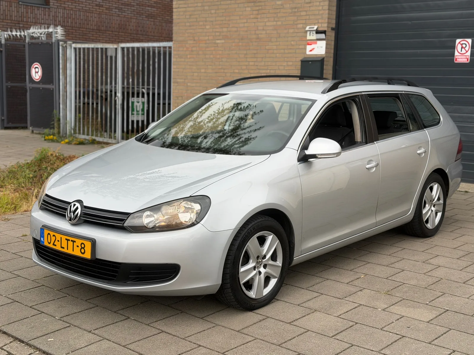 Volkswagen Golf (2010) — foto 1