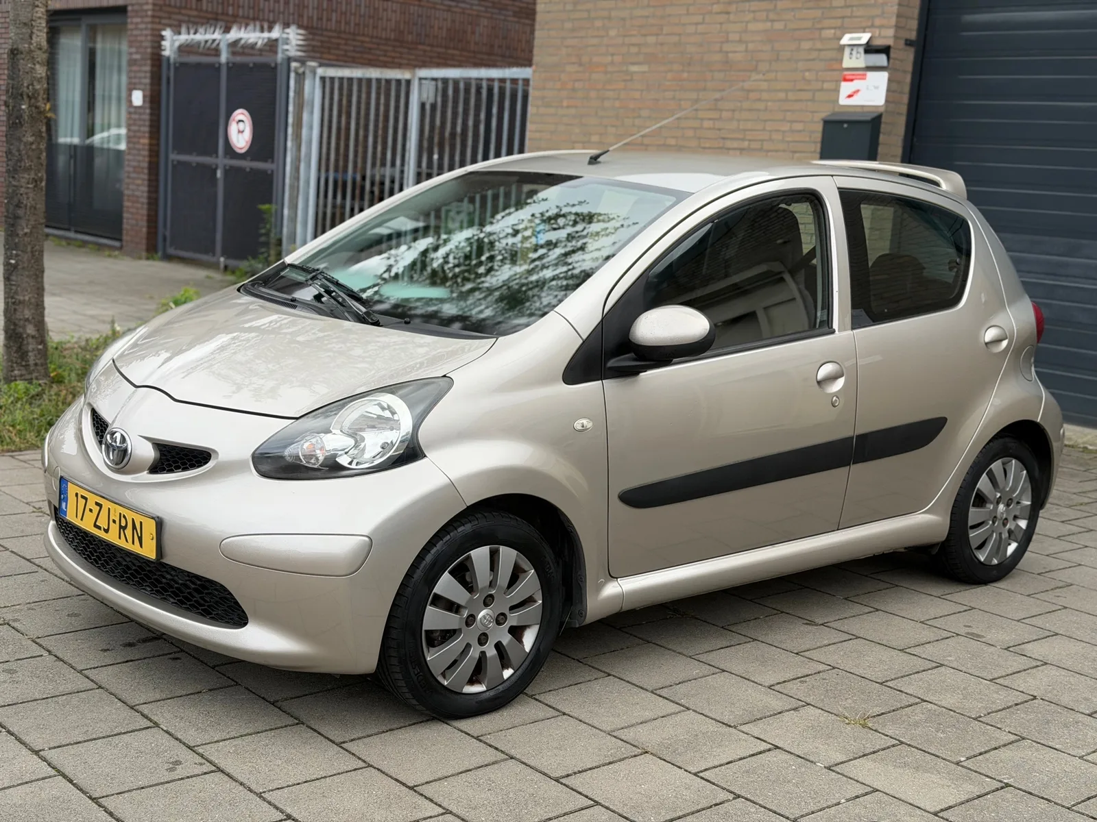 Toyota Aygo (2008) — foto 1
