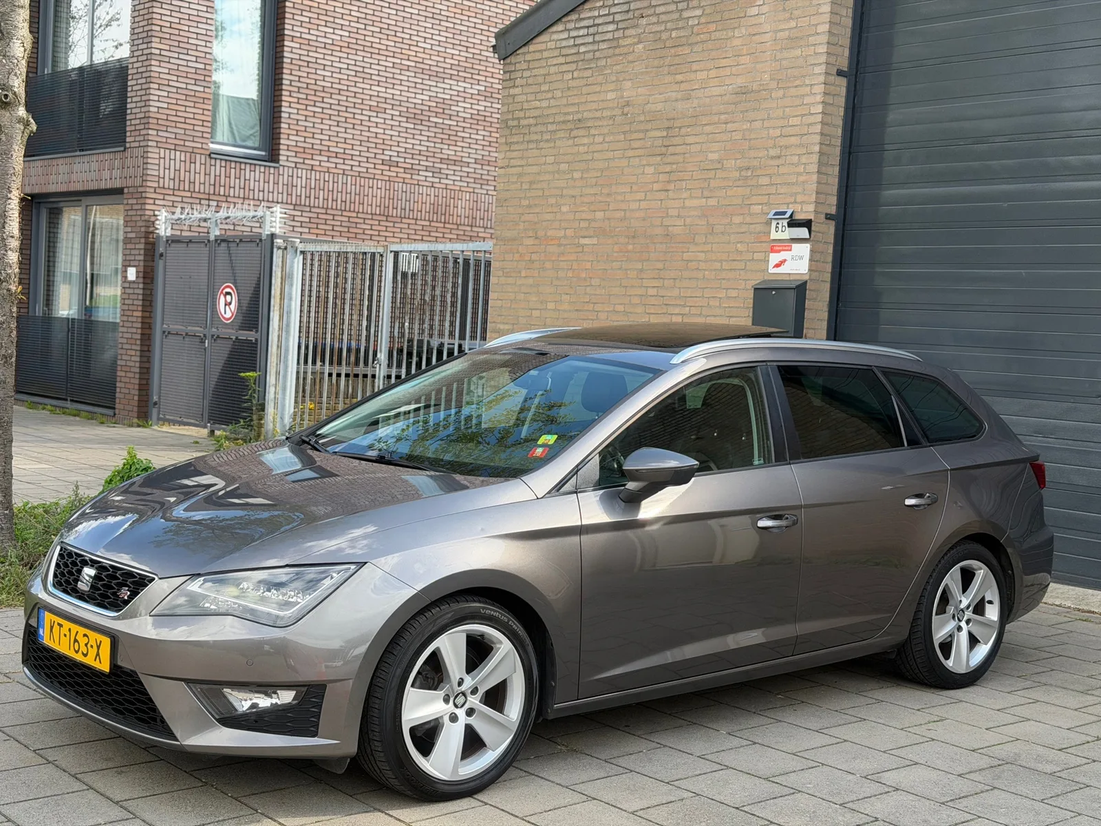 SEAT Leon (2017) — foto 1