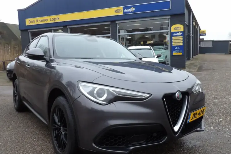 Alfa Romeo Stelvio (2018)