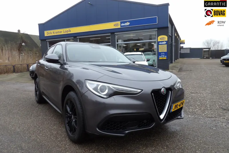 Alfa Romeo Stelvio (2018)