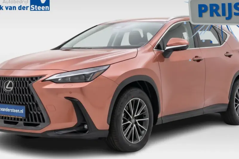 Lexus NX (2025)