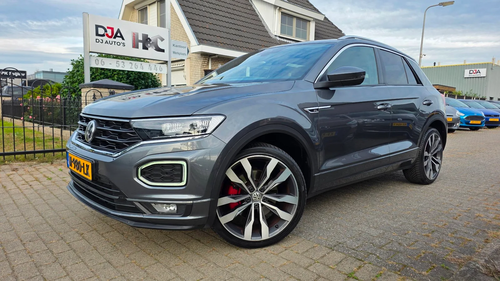 Volkswagen T-Roc (2019) — foto 1