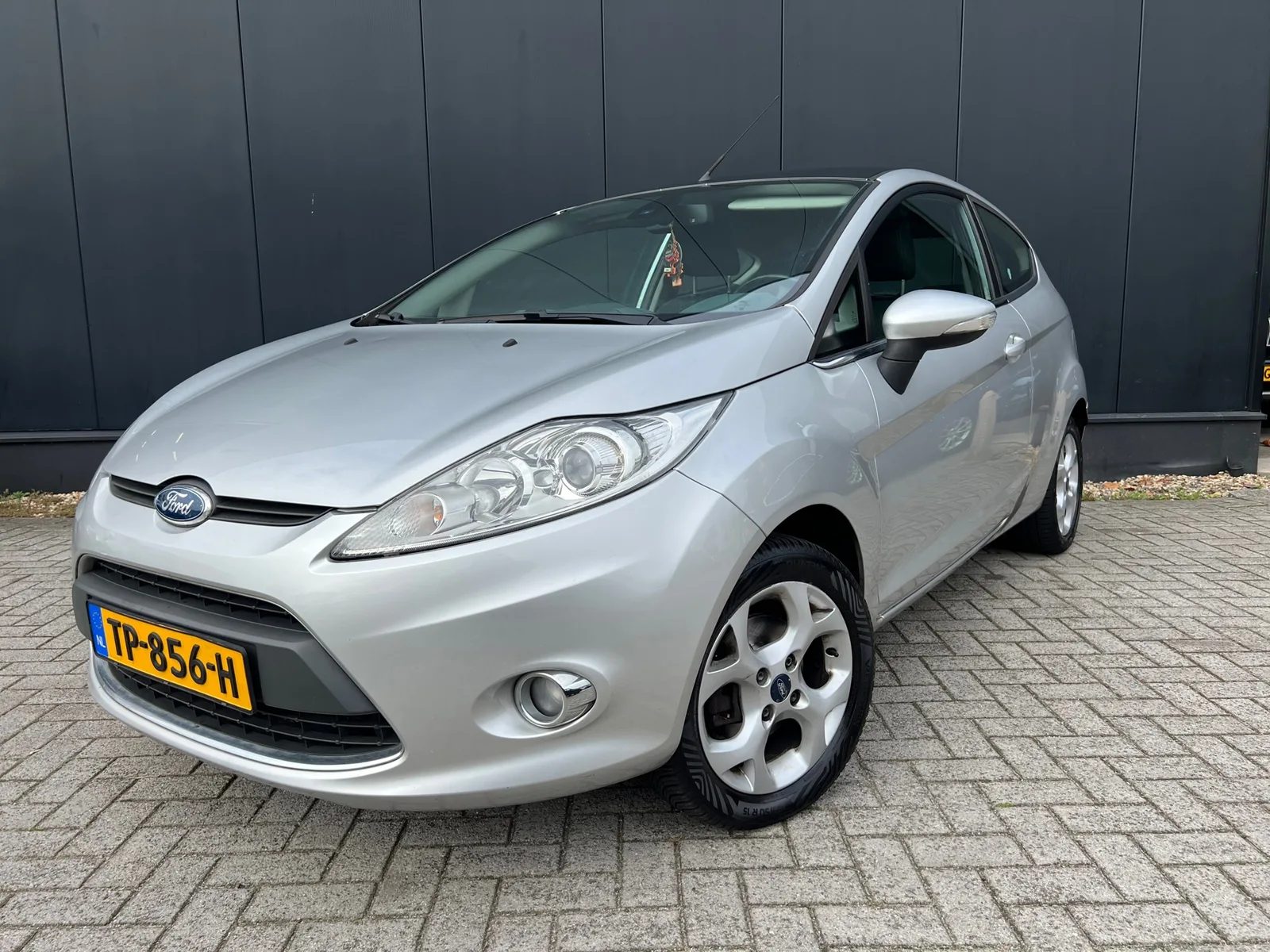 Ford Fiesta (2011) — foto 1