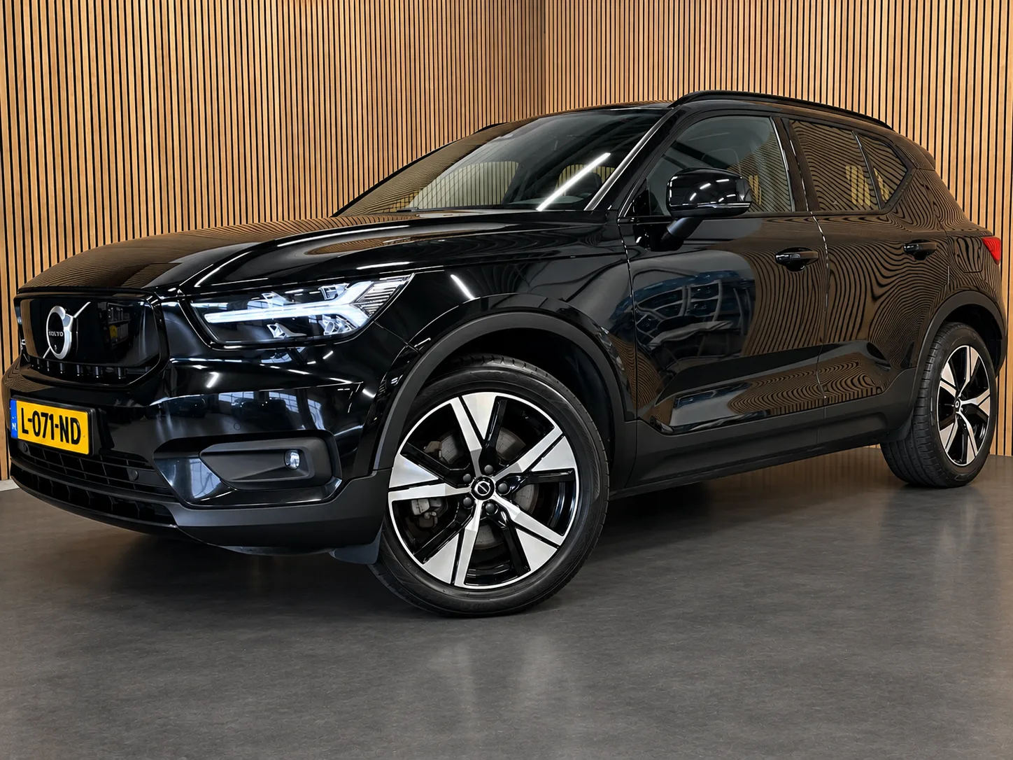 Volvo XC40 (2021) — foto 1