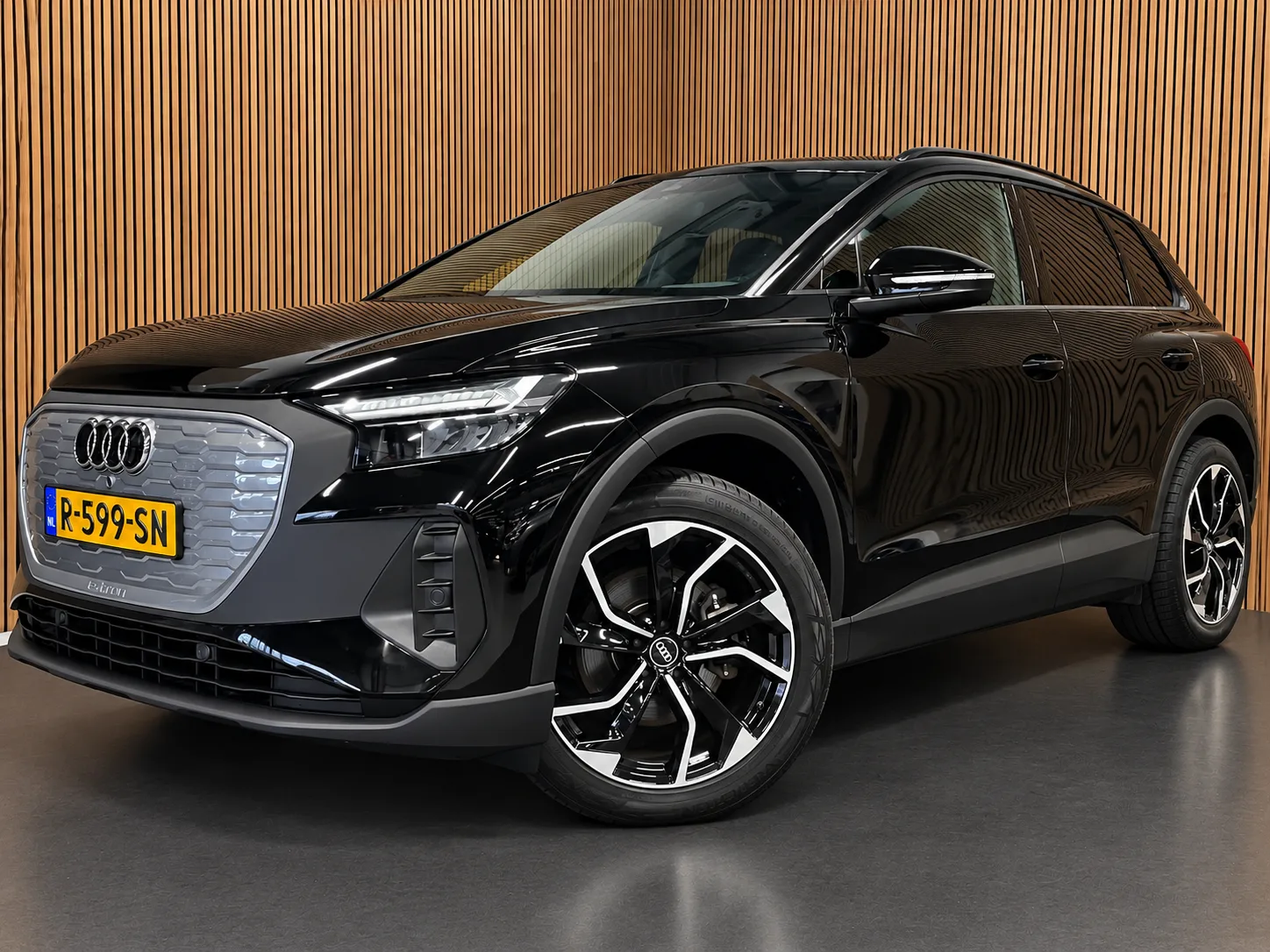 Audi Q4 e-tron (2022) — foto 1